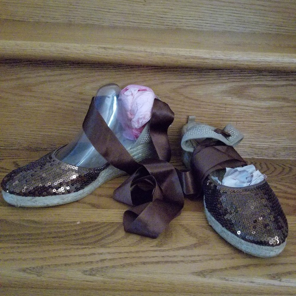 Woman's sparkle  toe espadrille